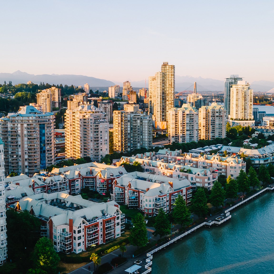 New West  scenic   aerial (Tourism New Westminster) 2048